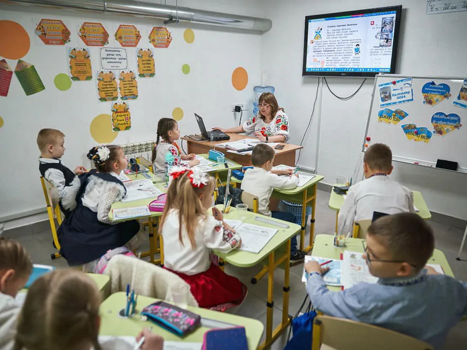 Уроки в найскладніших безпекових умовах