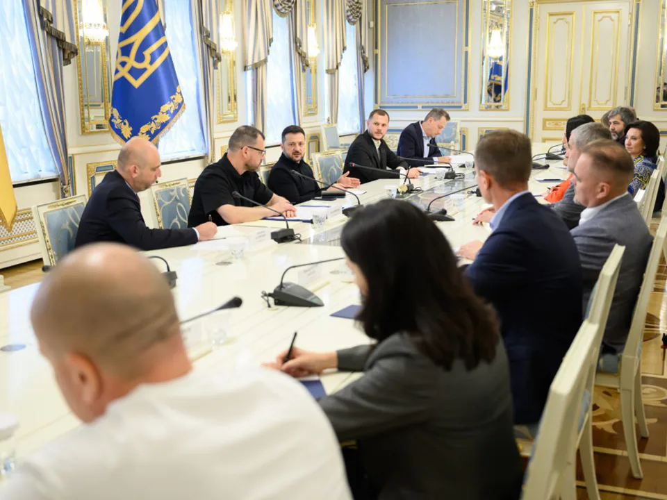 Тримати економіку попри ризики та ворожі атаки