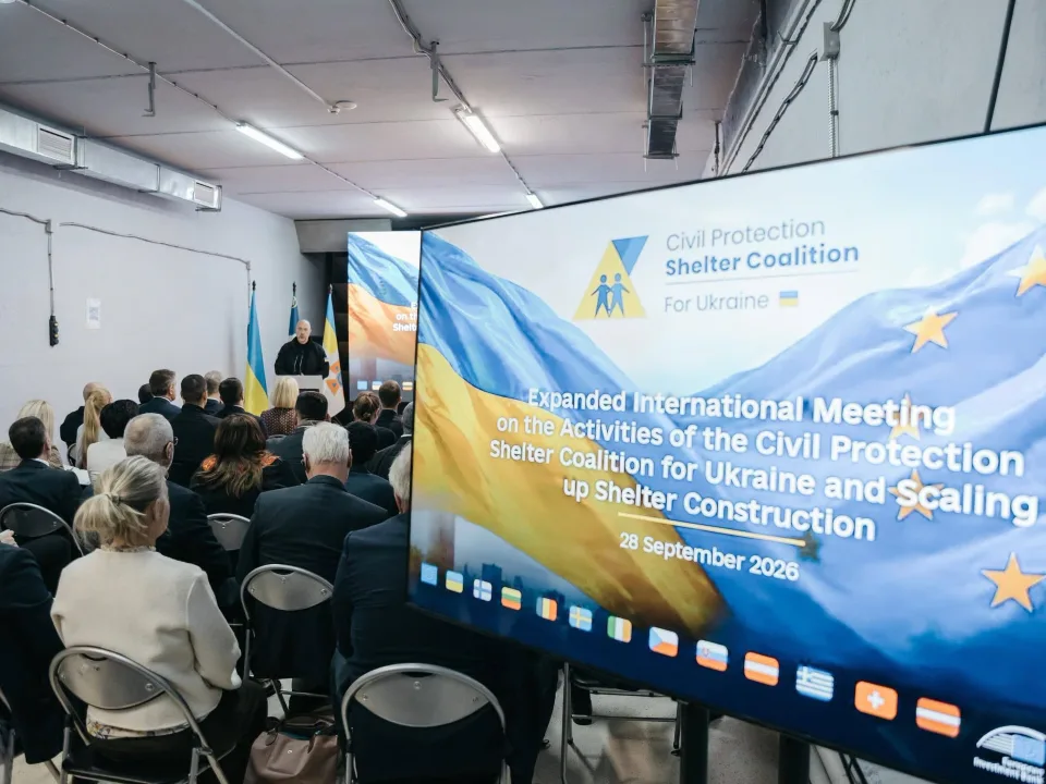 Посилення безпеки медзакладів  та розвиток мережі мобільних укриттів